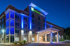 Holiday Inn Express & Suites Norwood Boston Area