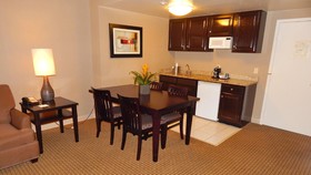 Holiday Inn Hotel & Suites Boston-Peabody