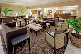 Holiday Inn Hotel & Suites Boston-Peabody