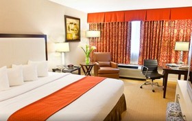 Holiday Inn Hotel & Suites Boston-Peabody