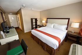 Holiday Inn Hotel & Suites Boston-Peabody