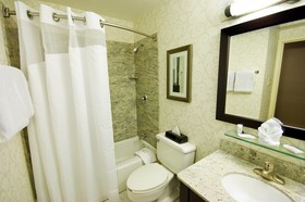 Holiday Inn Hotel & Suites Boston-Peabody