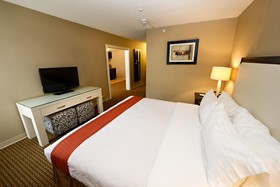 Holiday Inn Hotel & Suites Boston-Peabody