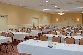 Holiday Inn Hotel & Suites Boston-Peabody