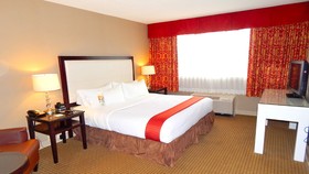 Holiday Inn Hotel & Suites Boston-Peabody