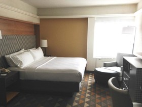 Holiday Inn & Suites Pittsfield-Berkshires