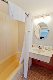 Seaglass Inn & Spa