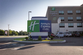 Holiday Inn Express & Suites Boston South Randolph