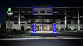 Holiday Inn Express & Suites Boston South Randolph