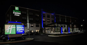 Holiday Inn Express & Suites Boston South Randolph