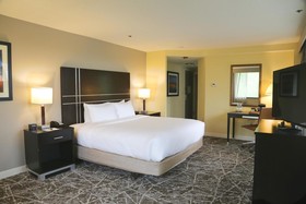 DoubleTree by Hilton Boston-Rockland