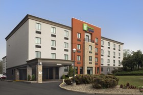 Holiday Inn Express Saugus Logan Airport