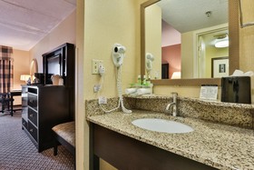 Holiday Inn Express Saugus Logan Airport