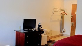Riverview Inn & Suites