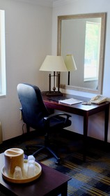 Riverview Inn & Suites