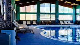 Riverview Inn & Suites
