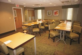 La Quinta Inn & Suites by Wyndham Boston Somerville