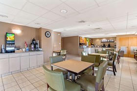 La Quinta Inn & Suites by Wyndham Boston Somerville