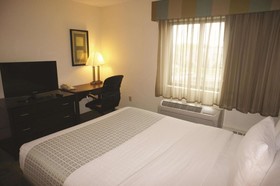 La Quinta Inn & Suites by Wyndham Boston Somerville