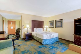 La Quinta Inn & Suites by Wyndham Boston Somerville