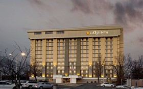 La Quinta Inn & Suites by Wyndham Springfield MA