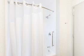 Holiday Inn Express & Suites Sturbridge