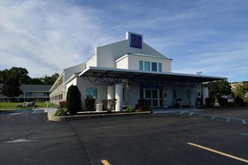 Motel 6 Tewksbury