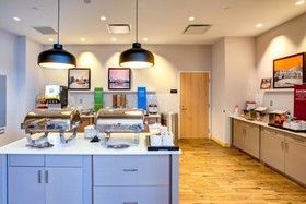 Hampton Inn and Suites Boston/Waltham