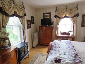 The Sleigh Maker Inn Bed and Breakfast