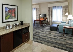 Hampton Inn & Suites