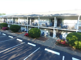 Tidewater Inn
