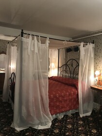 1896 House Inn & Country Lodgings
