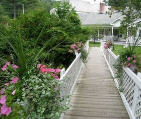 1896 House Inn & Country Lodgings