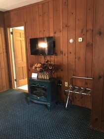 1896 House Inn & Country Lodgings