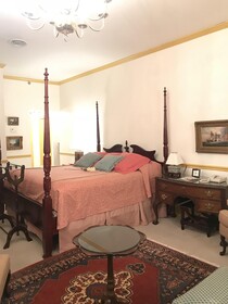 1896 House Inn & Country Lodgings