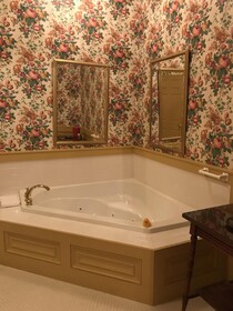 1896 House Inn & Country Lodgings