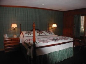 1896 House Inn & Country Lodgings
