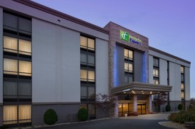 Holiday Inn Express Boston North-Woburn