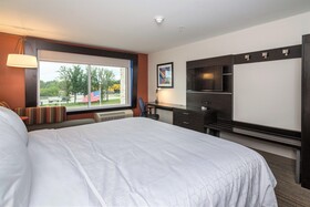Holiday Inn Express & Suites Allen Park