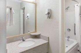 Red Roof Inn Auburn Hills