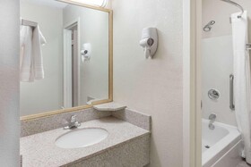 Red Roof Inn Auburn Hills