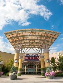 Holiday Inn Express & Suites Auburn Hills South