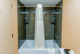 DoubleTree by Hilton Battle Creek