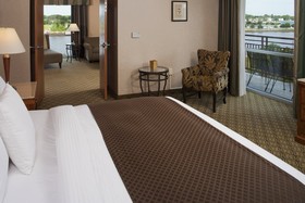 DoubleTree by Hilton Hotel Bay City - Riverfront