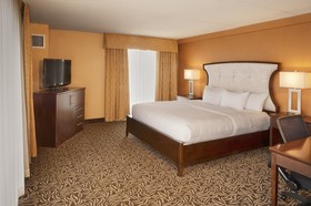 DoubleTree by Hilton Hotel Bay City - Riverfront