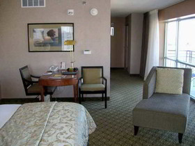 DoubleTree by Hilton Hotel Bay City - Riverfront