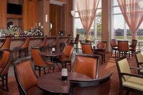 DoubleTree by Hilton Hotel Bay City - Riverfront