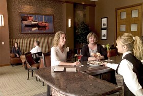 DoubleTree by Hilton Hotel Bay City - Riverfront