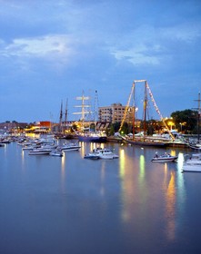 DoubleTree by Hilton Hotel Bay City - Riverfront