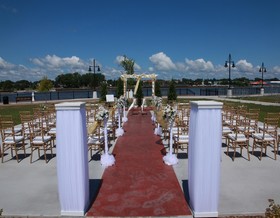 DoubleTree by Hilton Hotel Bay City - Riverfront